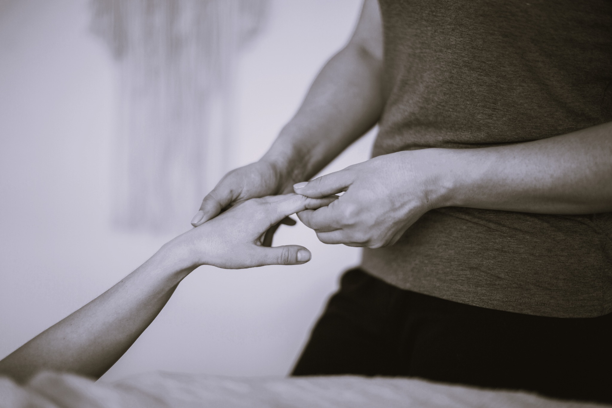 Shiatsu hand treatment